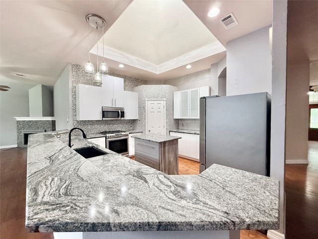 10123 Andre Drive, Irving, TX 75063