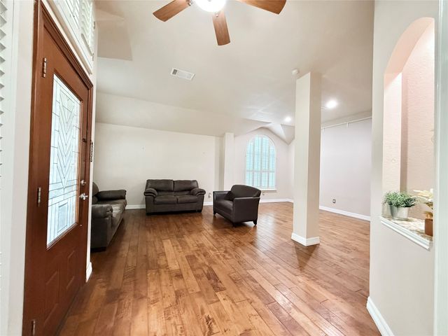 10123 Andre Drive, Irving, TX 75063