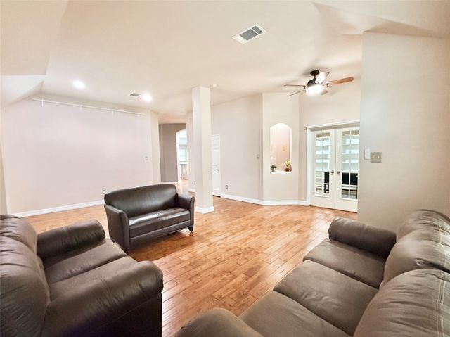 10123 Andre Drive, Irving, TX 75063