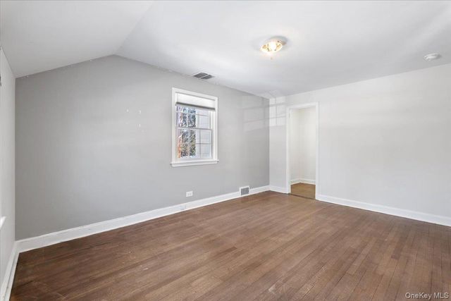 66 Middle Road, Eastchester, NY 10709