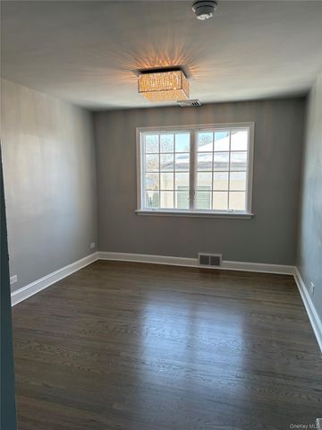 66 Middle Road, Eastchester, NY 10709