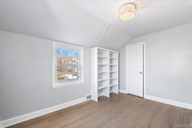 66 Middle Road, Eastchester, NY 10709