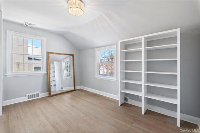 66 Middle Road, Eastchester, NY 10709