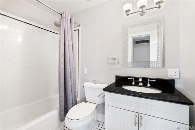 66 Middle Road, Eastchester, NY 10709