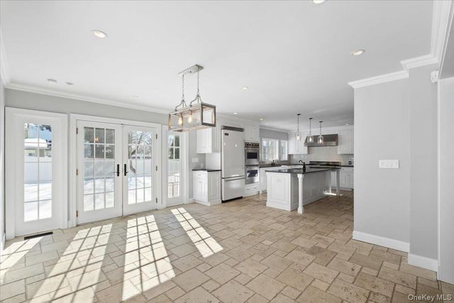 66 Middle Road, Eastchester, NY 10709