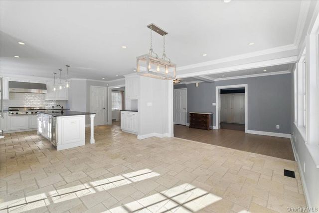 66 Middle Road, Eastchester, NY 10709