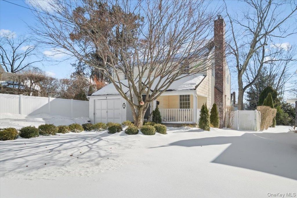 66 Middle Road, Eastchester, NY 10709