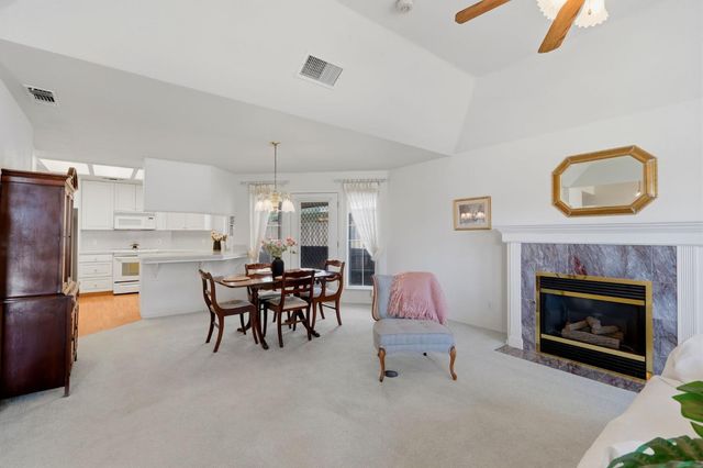 1646 E Morningstar Lane, Fresno, CA 93720
