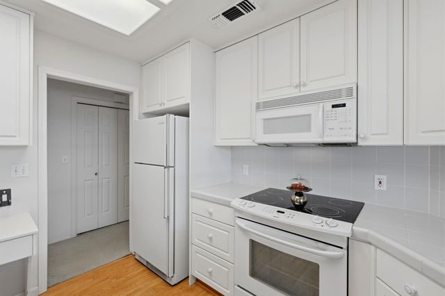 1646 E Morningstar Lane, Fresno, CA 93720
