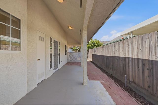 1646 E Morningstar Lane, Fresno, CA 93720