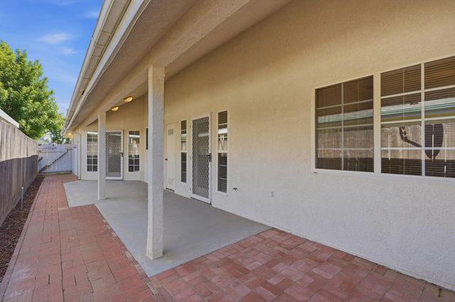 1646 E Morningstar Lane, Fresno, CA 93720