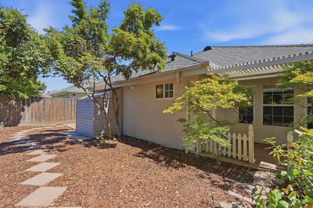1646 E Morningstar Lane, Fresno, CA 93720