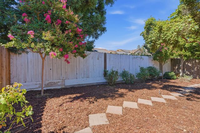 1646 E Morningstar Lane, Fresno, CA 93720