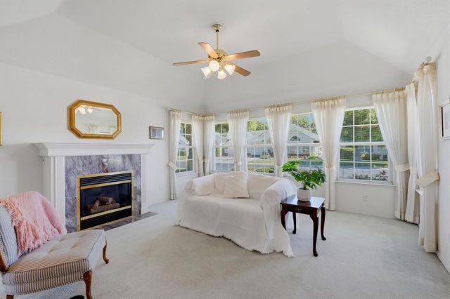 1646 E Morningstar Lane, Fresno, CA 93720