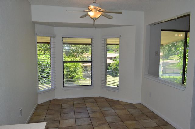 1404 Rob LN, Copperas Cove, TX 76522