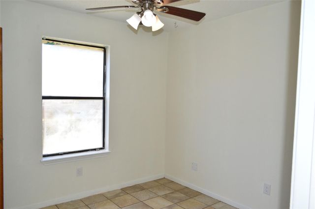 1404 Rob LN, Copperas Cove, TX 76522