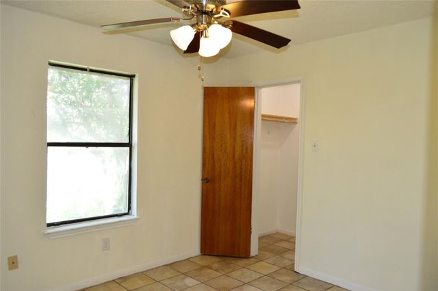 1404 Rob LN, Copperas Cove, TX 76522