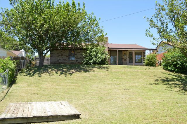 1404 Rob LN, Copperas Cove, TX 76522