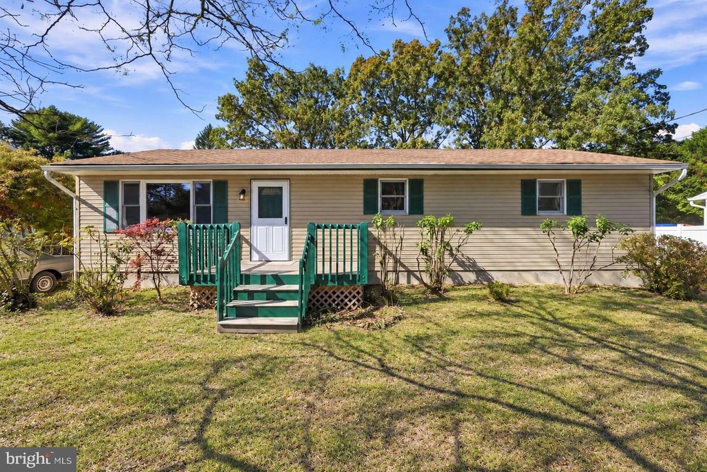 13 WINNEBAGO TRL, BROWNS MILLS, NJ 08015 — exterior