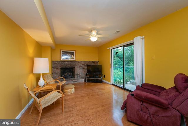 18 LANTERN LN, Cherry Hill, NJ 08002