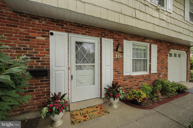 18 LANTERN LN, Cherry Hill, NJ 08002