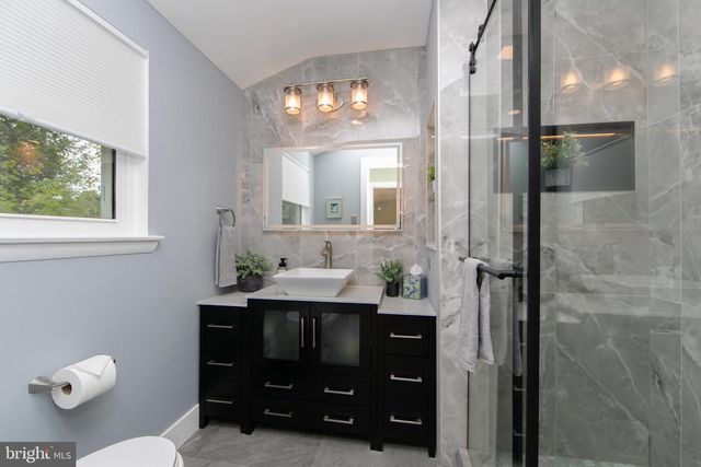 18 LANTERN LN, Cherry Hill, NJ 08002