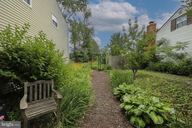 18 LANTERN LN, Cherry Hill, NJ 08002