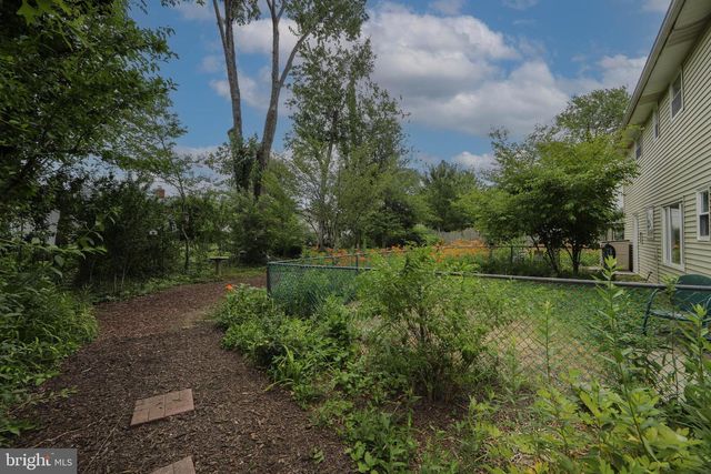 18 LANTERN LN, Cherry Hill, NJ 08002