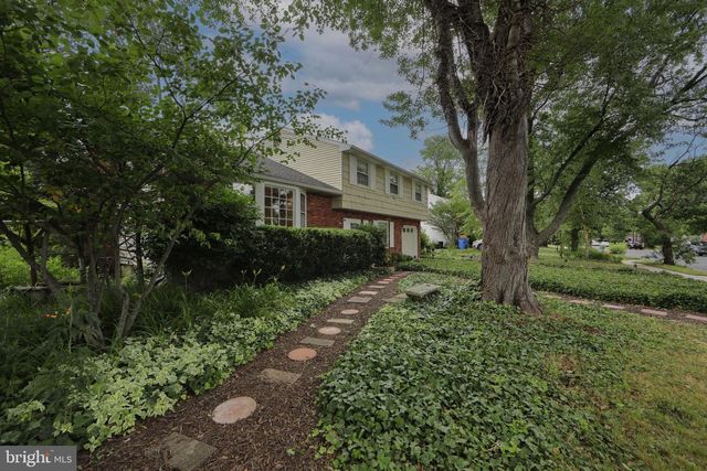 18 LANTERN LN, Cherry Hill, NJ 08002