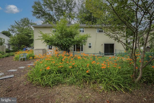 18 LANTERN LN, Cherry Hill, NJ 08002