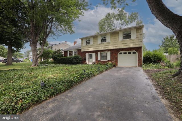 18 LANTERN LN, Cherry Hill, NJ 08002