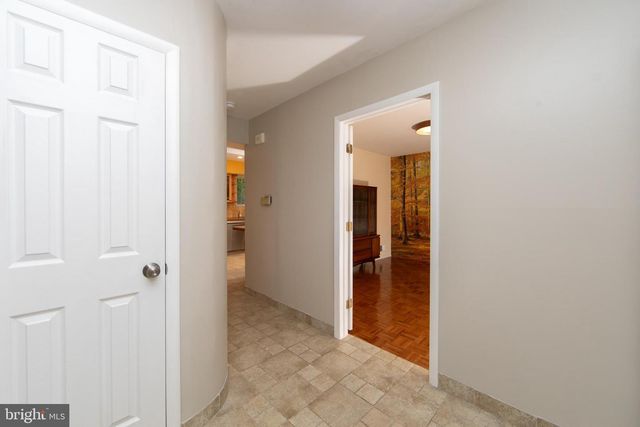18 LANTERN LN, Cherry Hill, NJ 08002