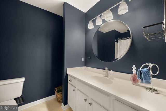1636 S TAYLOR ST, Arlington, VA 22204