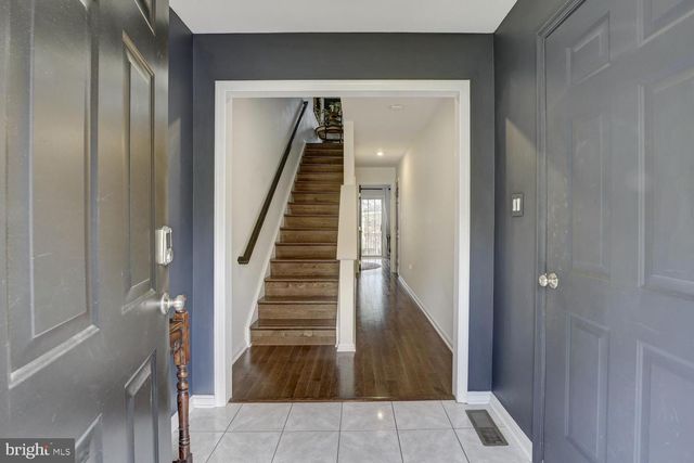1636 S TAYLOR ST, Arlington, VA 22204