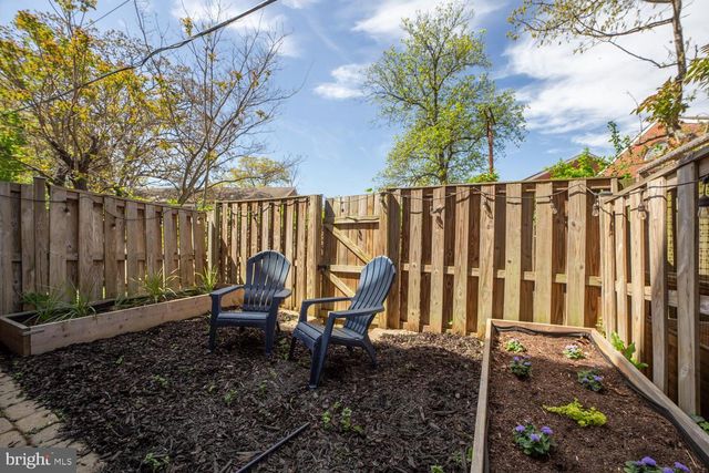 1636 S TAYLOR ST, Arlington, VA 22204