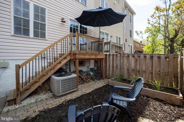 1636 S TAYLOR ST, Arlington, VA 22204