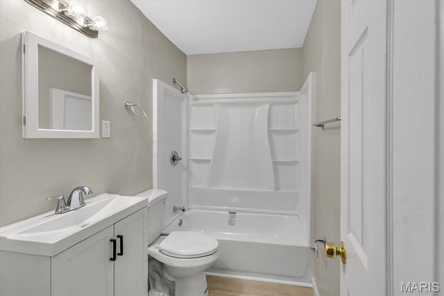 3368 Suncrest Avenue, St Louis, MO 63114