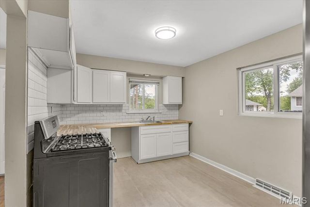 3368 Suncrest Avenue, St Louis, MO 63114