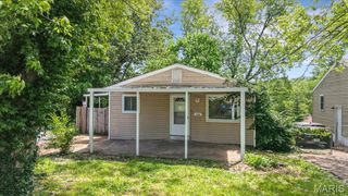 3368 Suncrest Avenue, St Louis, MO 63114