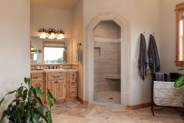 4101 NW 21st Street, Redmond, OR 97756