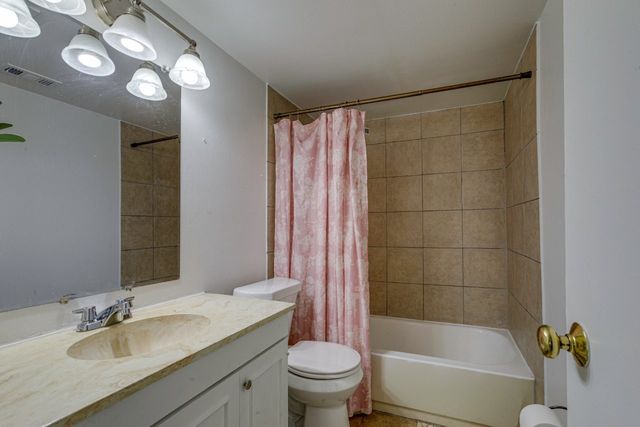 226 Springbranch Drive, Garland, TX 75043