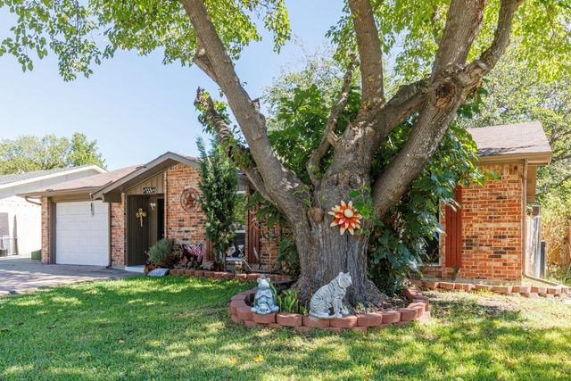 226 Springbranch Drive, Garland, TX 75043