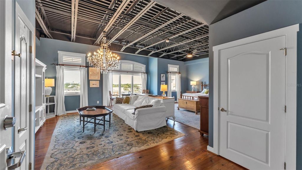 Image 9 of property listing at 125 N KENTUCKY AVENUE 501 & 503, Lakeland, FL 33801