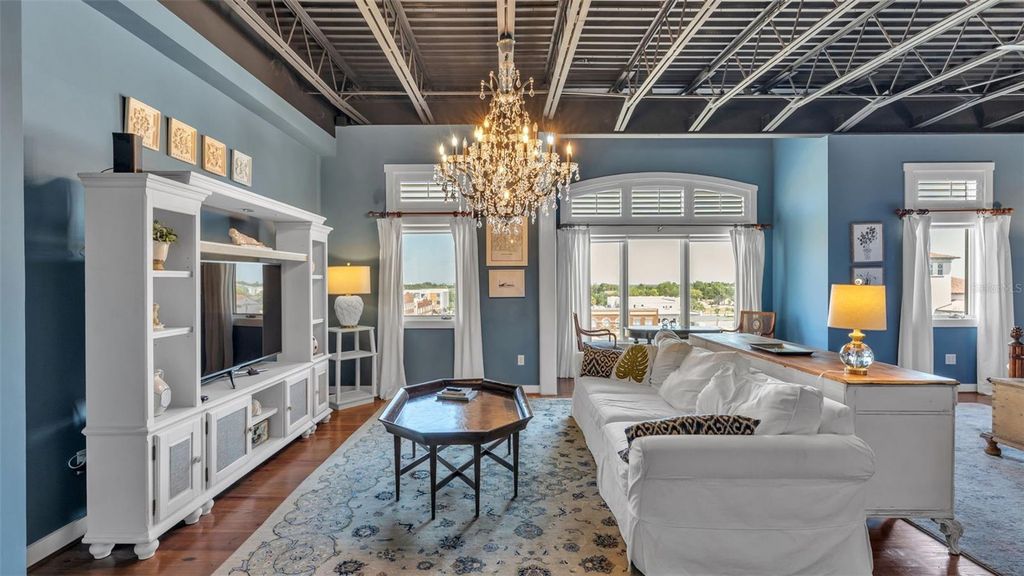 Image 10 of property listing at 125 N KENTUCKY AVENUE 501 & 503, Lakeland, FL 33801