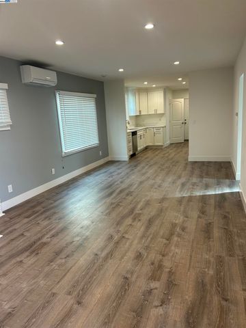 7808 Weld St, Oakland, CA 94621