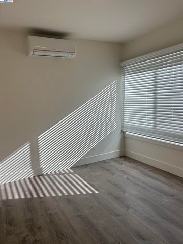 7808 Weld St, Oakland, CA 94621