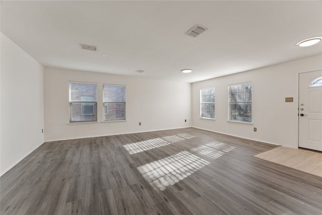 8105 York Beach Place, Arlington, TX 76002