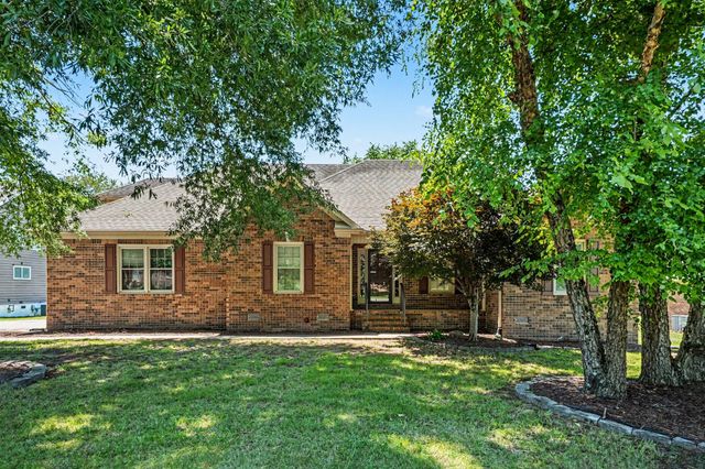 519 Redstone Dr, Gallatin, TN 37066