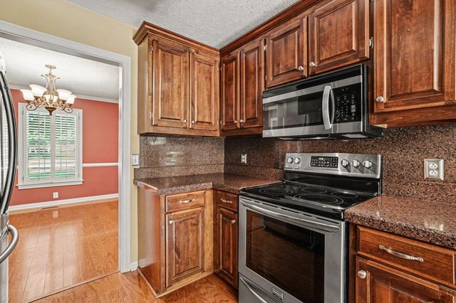 519 Redstone Dr, Gallatin, TN 37066