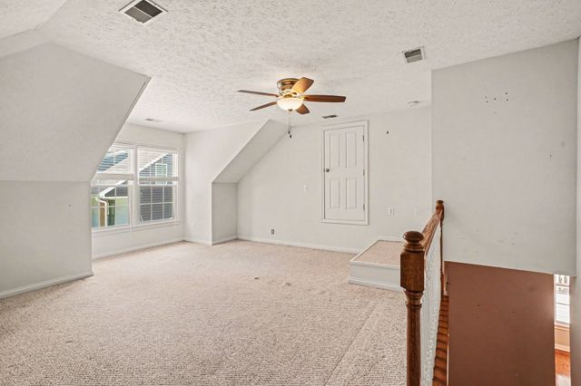 519 Redstone Dr, Gallatin, TN 37066